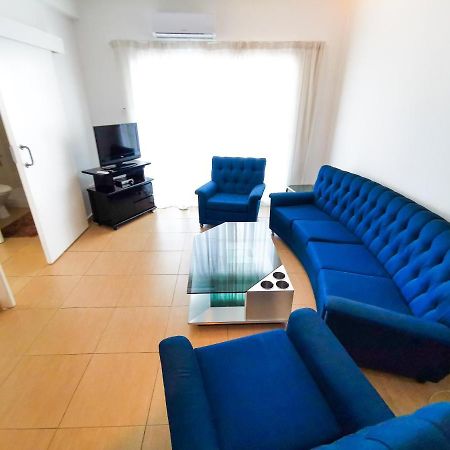 Off Course Seaview Apartment Larnaca Esterno foto
