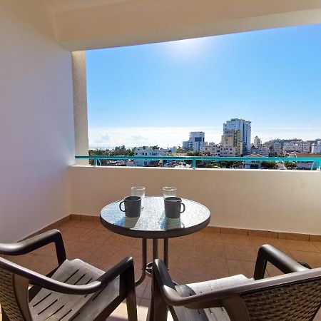 Off Course Seaview Apartment Larnaca Esterno foto